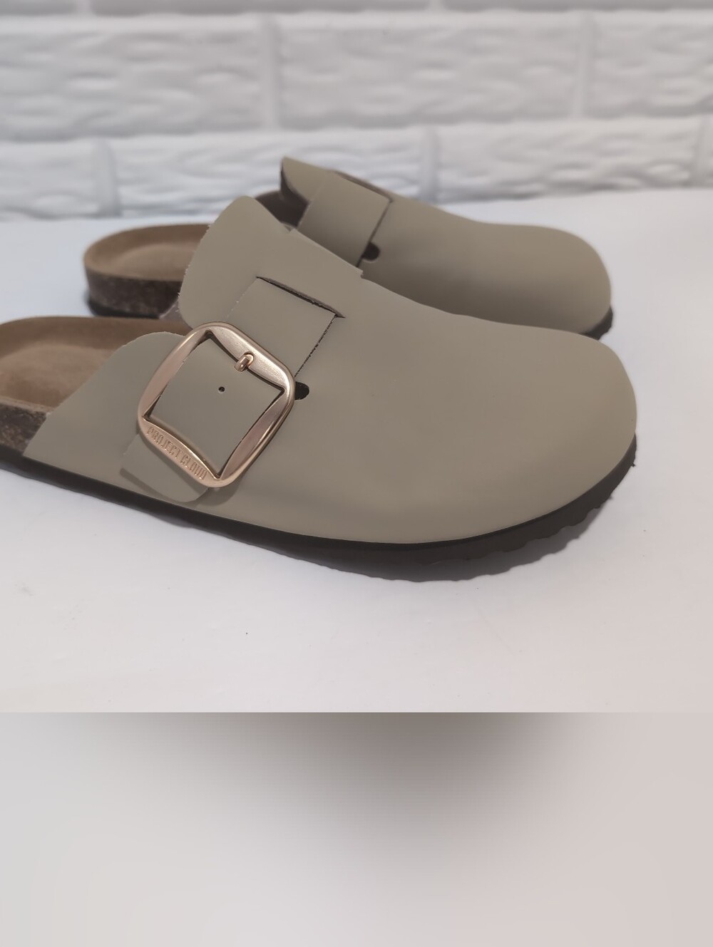 Project Cloud Women Size 9 Manchester Leather Comfort Clog Buckle Arch Support